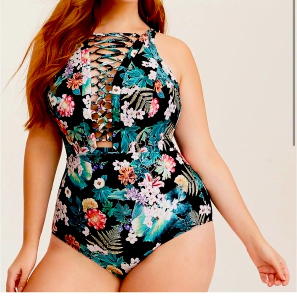 Torrid Black Tropical Floral Deep-V Lattice Wireless
One-Piece Swimsuit size 0
